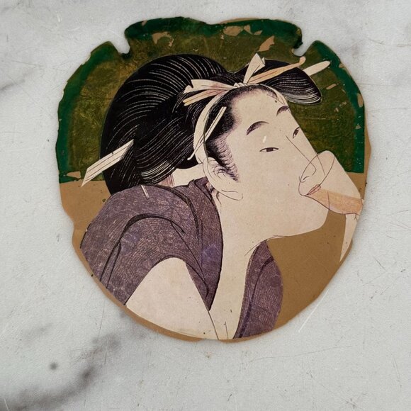 Vintage Japanese Geisha Painted Sand Dollar Shell Themed Wall Art Set of 2 - Picture 2 of 4